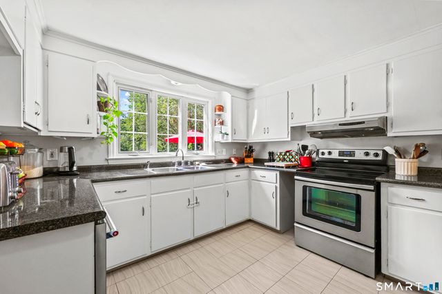 73 Longlane Road, West Hartford, CT 06117