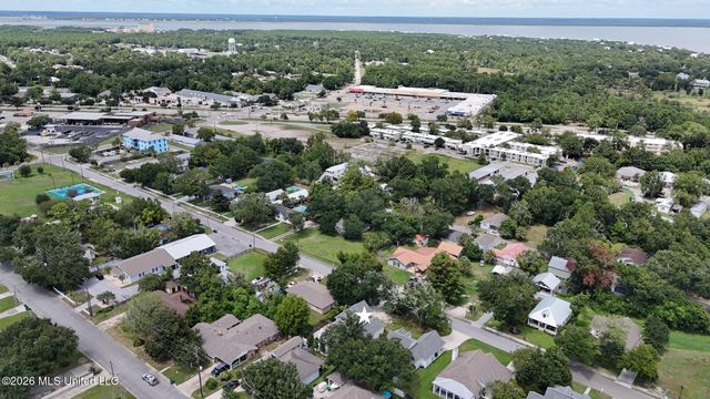 416 Ulman Avenue, Bay Saint Louis, MS 39520