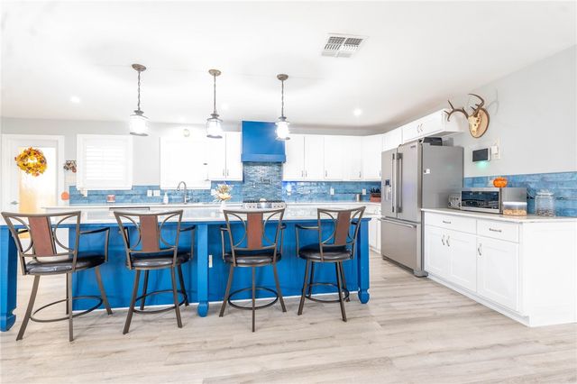 442 Oakdale Dr, Corpus Christi, TX 78418