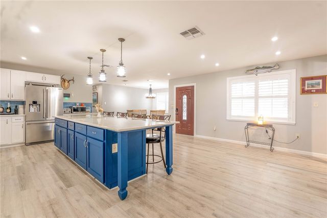 442 Oakdale Dr, Corpus Christi, TX 78418