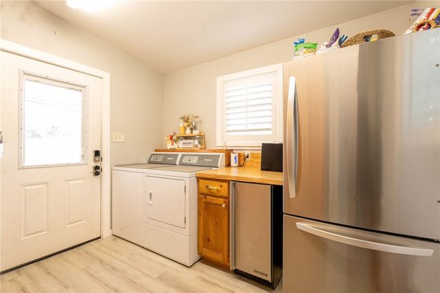 442 Oakdale Dr, Corpus Christi, TX 78418