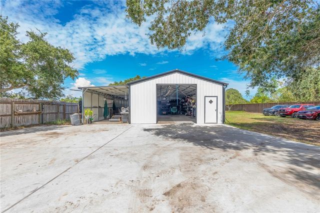 442 Oakdale Dr, Corpus Christi, TX 78418