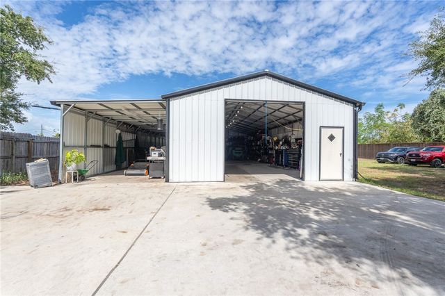 442 Oakdale Dr, Corpus Christi, TX 78418