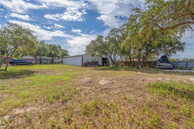 442 Oakdale Dr, Corpus Christi, TX 78418