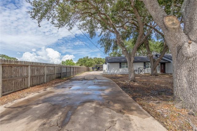 442 Oakdale Dr, Corpus Christi, TX 78418