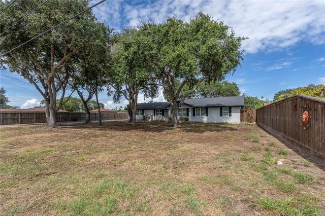 442 Oakdale Dr, Corpus Christi, TX 78418