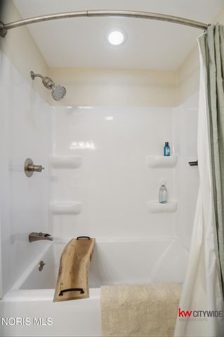 1740 Cass Road, Maumee, OH 43537