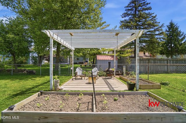 1740 Cass Road, Maumee, OH 43537