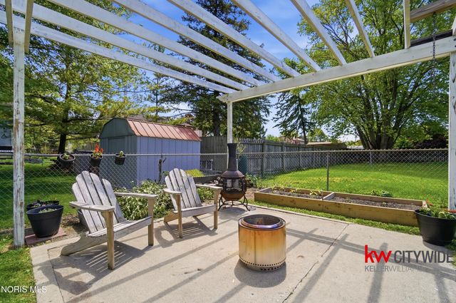 1740 Cass Road, Maumee, OH 43537