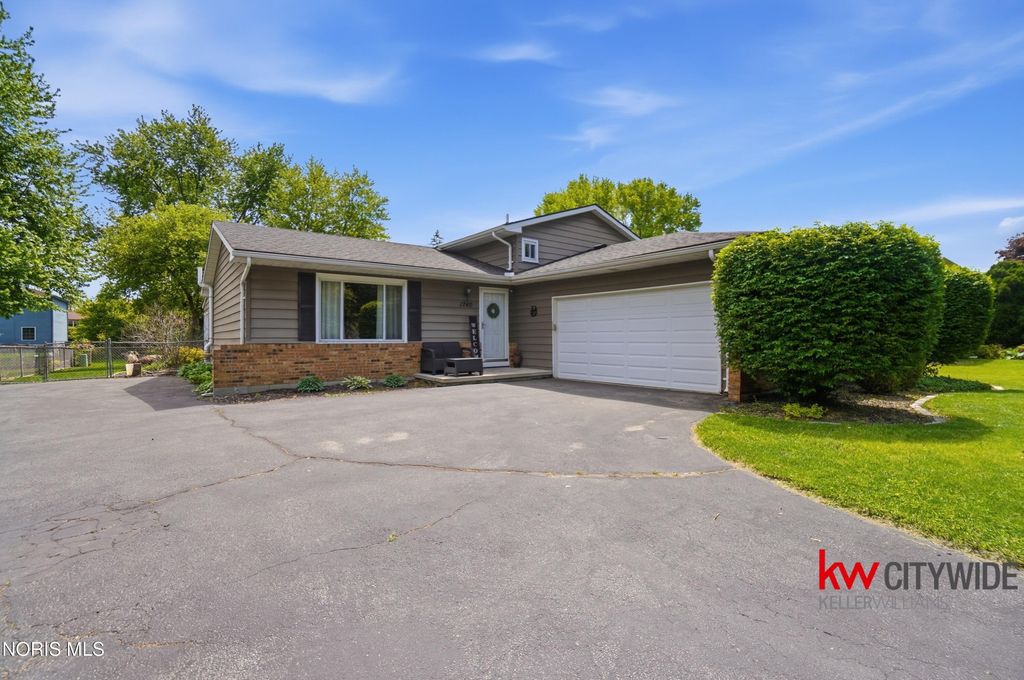 1740 Cass Road, Maumee, OH 43537