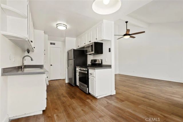 700 W La Veta Avenue T4, Orange, CA 92868