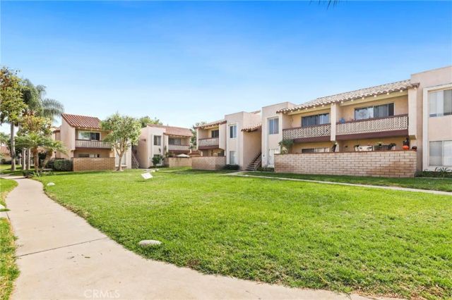 700 W La Veta Avenue T4, Orange, CA 92868
