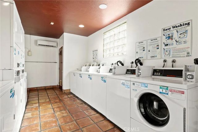 700 W La Veta Avenue T4, Orange, CA 92868