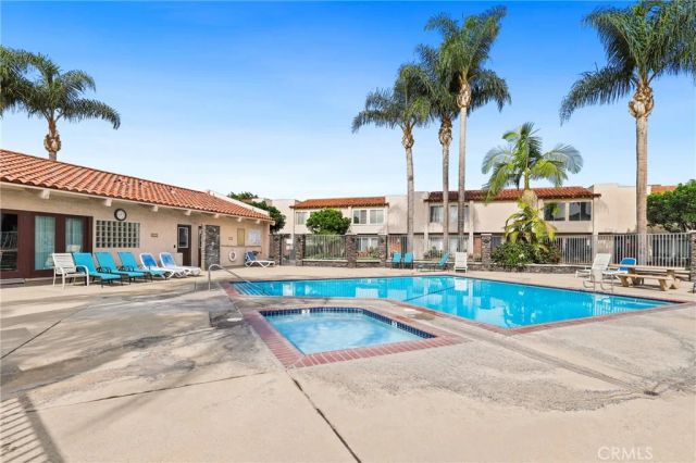 700 W La Veta Avenue T4, Orange, CA 92868