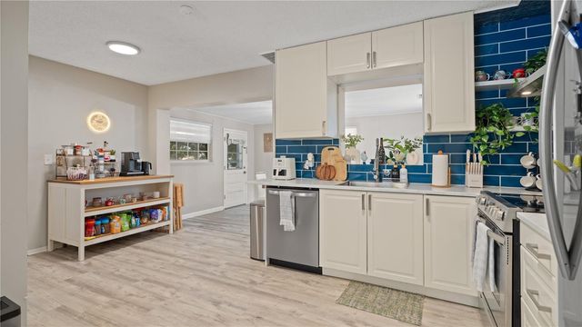 1124 W DESOTO STREET, Clermont, FL 34711