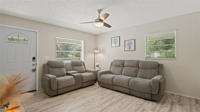 1124 W DESOTO STREET, Clermont, FL 34711