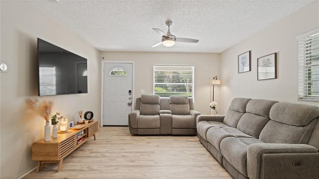 1124 W DESOTO STREET, Clermont, FL 34711