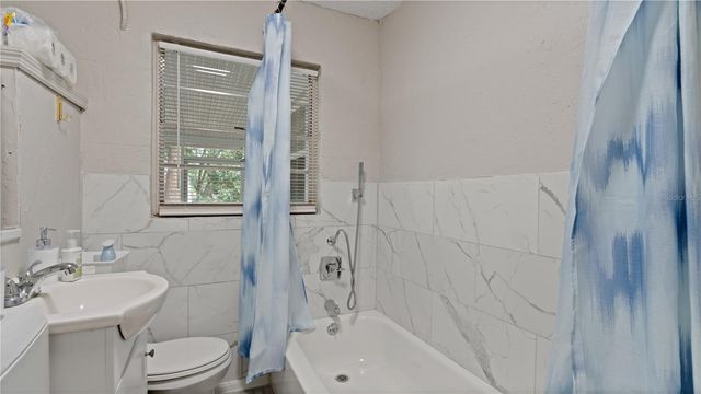 1124 W DESOTO STREET, Clermont, FL 34711