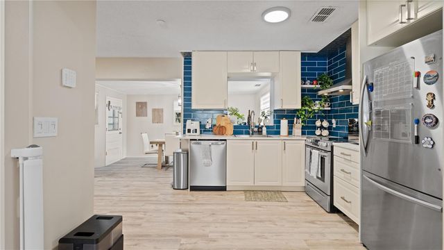 1124 W DESOTO STREET, Clermont, FL 34711