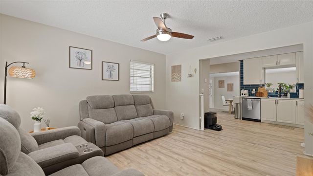 1124 W DESOTO STREET, Clermont, FL 34711