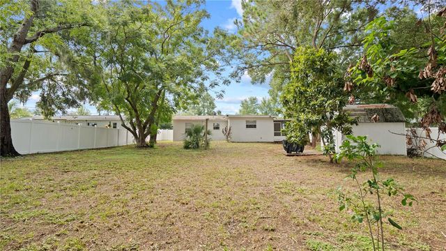 1124 W DESOTO STREET, Clermont, FL 34711