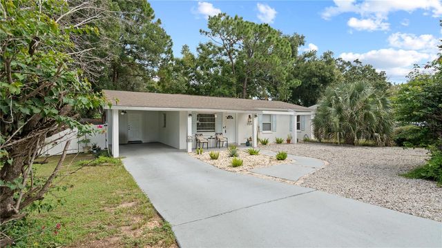 1124 W DESOTO STREET, Clermont, FL 34711