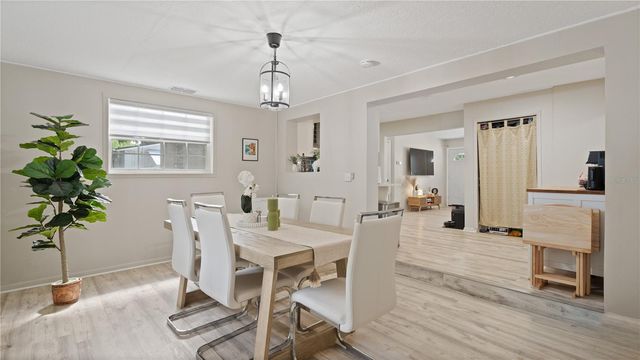 1124 W DESOTO STREET, Clermont, FL 34711