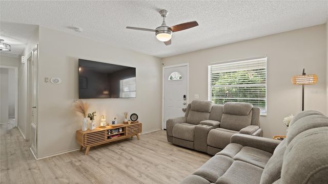 1124 W DESOTO STREET, Clermont, FL 34711