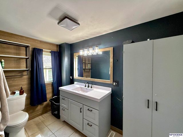 211 Adams Avenue, Norfolk, NE 68701