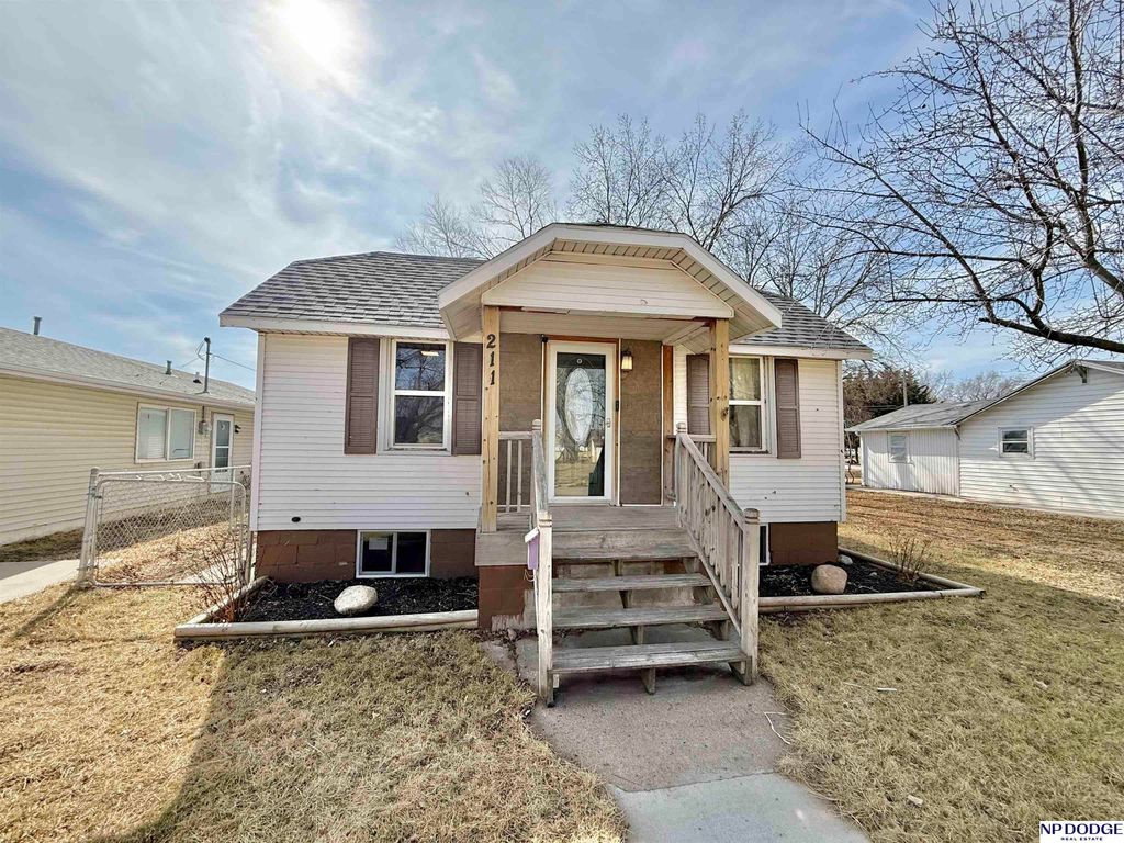 211 Adams Avenue, Norfolk, NE 68701