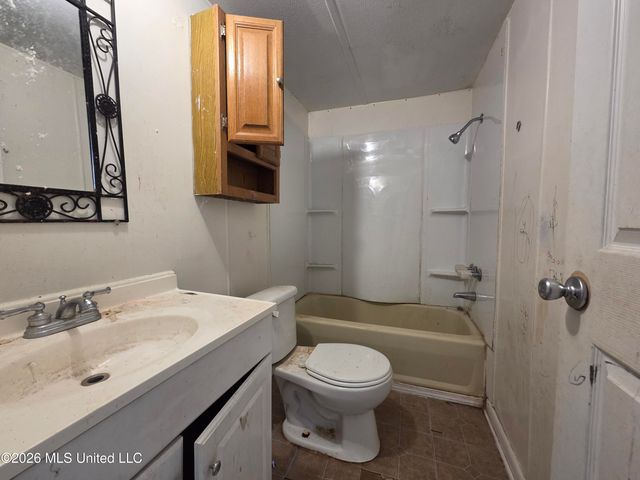 2517 N 9th Street, Ocean Springs, MS 39564