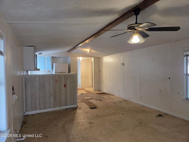 2517 N 9th Street, Ocean Springs, MS 39564