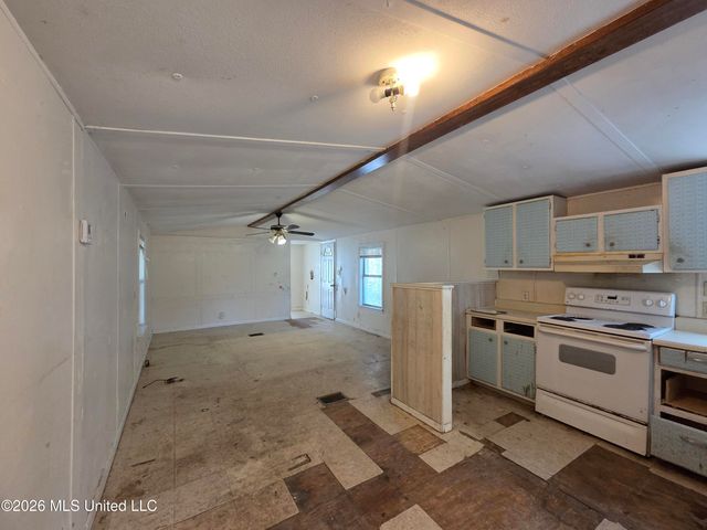 2517 N 9th Street, Ocean Springs, MS 39564