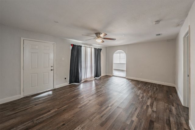 3123 Biway Street, Sansom Park, TX 76114