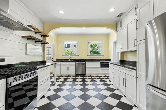 800 Bellemeade Avenue NW, Atlanta, GA 30318