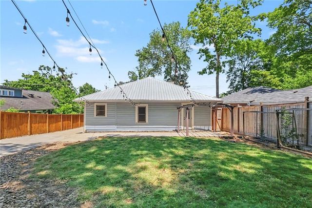 800 Bellemeade Avenue NW, Atlanta, GA 30318