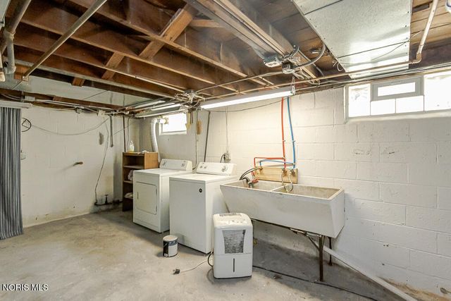 2426 Berdan Avenue, Toledo, OH 43613