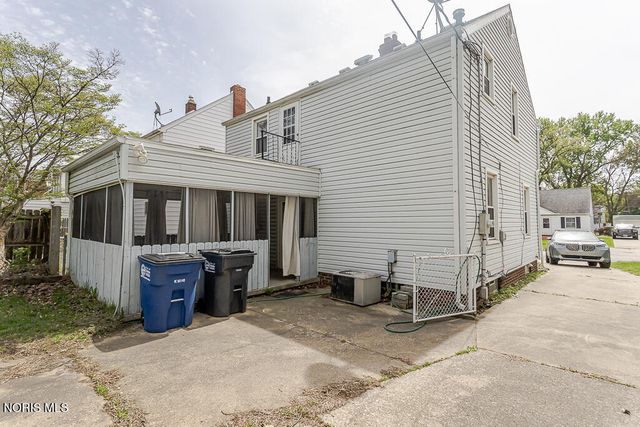 2426 Berdan Avenue, Toledo, OH 43613