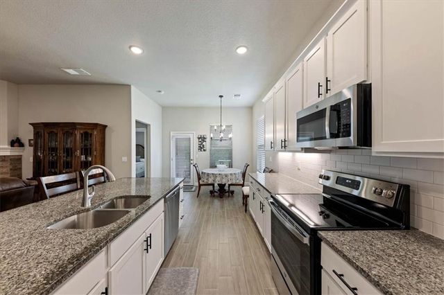7528 Arapahoe Drive, Shawnee, KS 66227