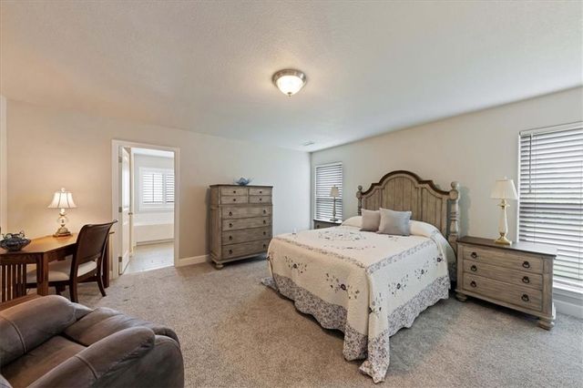 7528 Arapahoe Drive, Shawnee, KS 66227