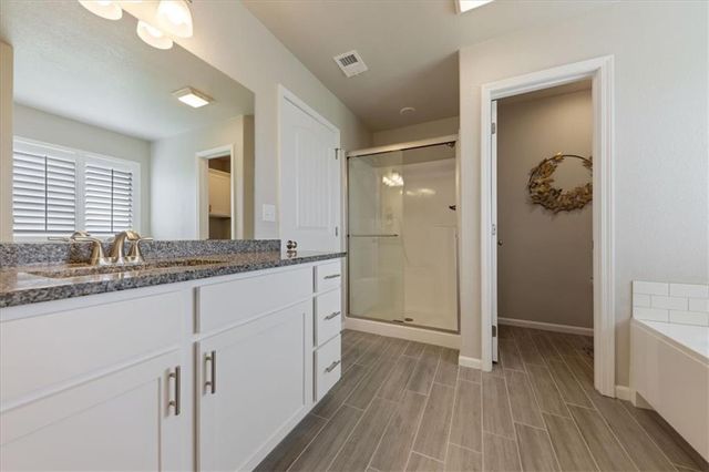 7528 Arapahoe Drive, Shawnee, KS 66227