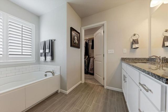 7528 Arapahoe Drive, Shawnee, KS 66227