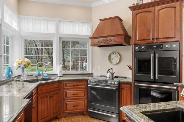 2661 Oak Lane Dr, Rescue, CA 95672