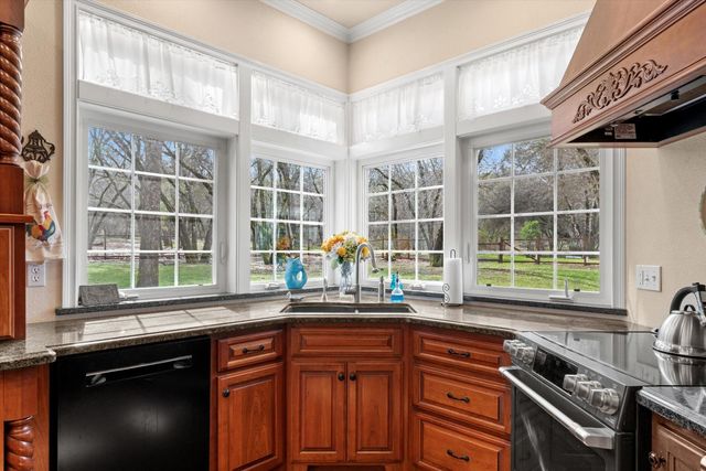 2661 Oak Lane Dr, Rescue, CA 95672