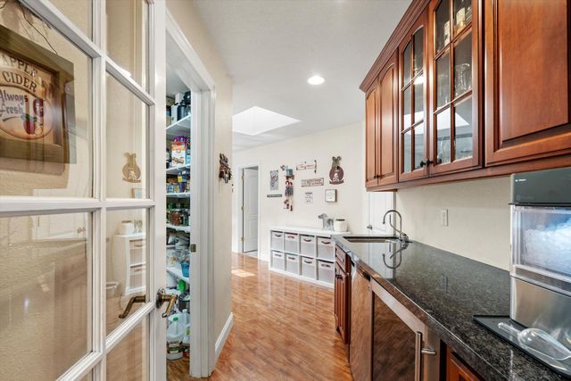 2661 Oak Lane Dr, Rescue, CA 95672