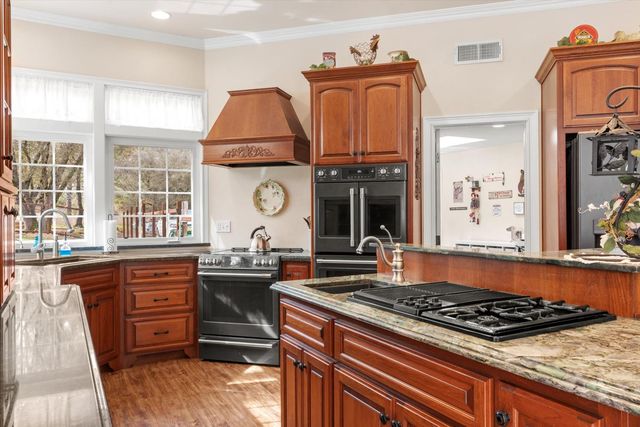 2661 Oak Lane Dr, Rescue, CA 95672