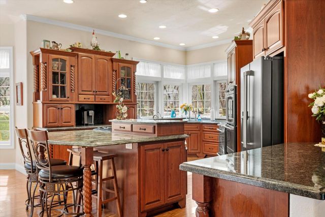 2661 Oak Lane Dr, Rescue, CA 95672