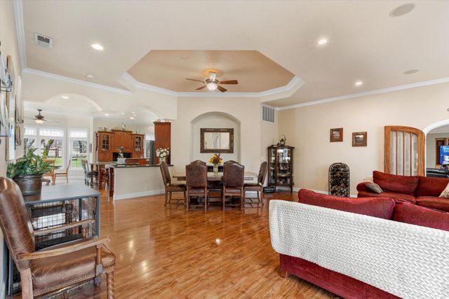 2661 Oak Lane Dr, Rescue, CA 95672