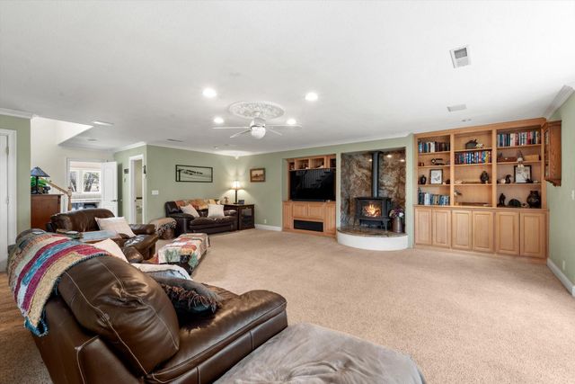 2661 Oak Lane Dr, Rescue, CA 95672