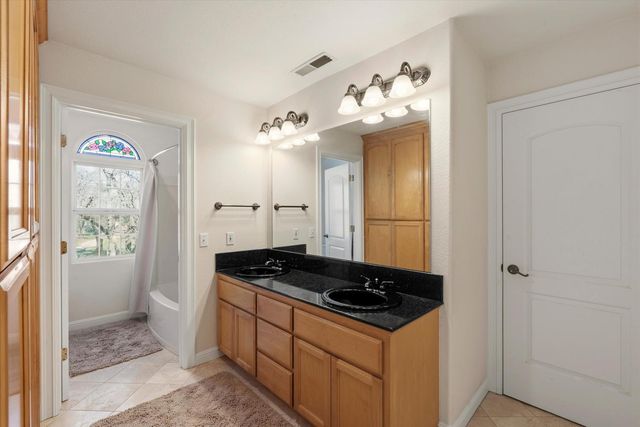 2661 Oak Lane Dr, Rescue, CA 95672